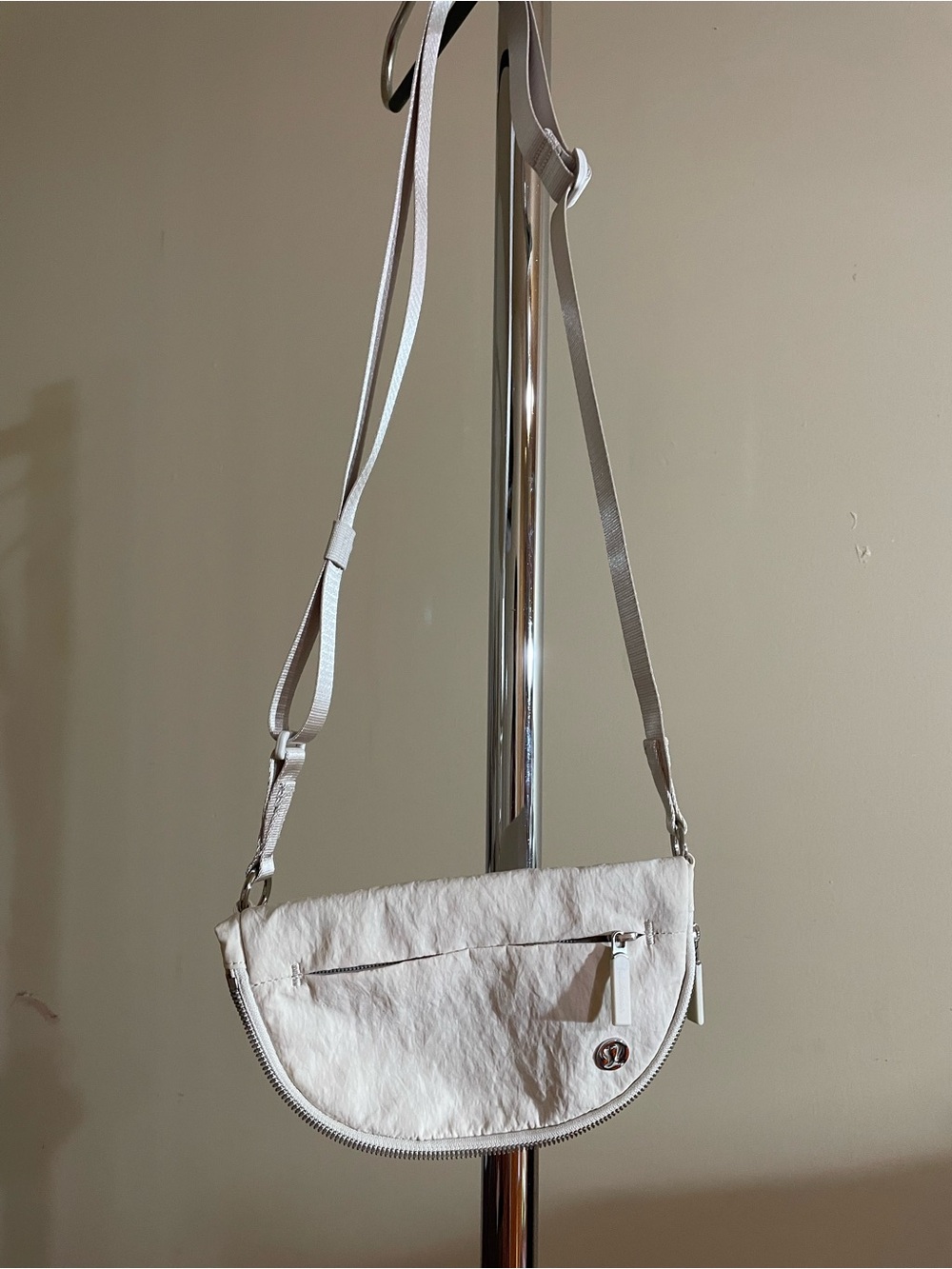 lululemon athletica Cream White Crescent Crossbody Micro 2L